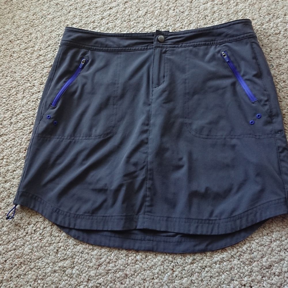 Title Nine Rogue Skort in gray (MINERAL) size 4